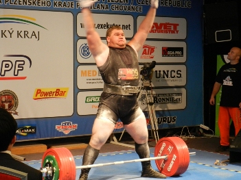 powerlifting-Victor-Tescov-1