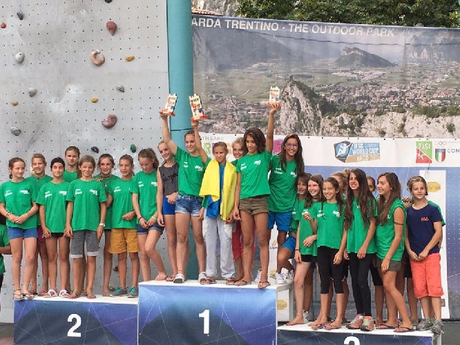 skelelazinnja_children_ukrteam_podium